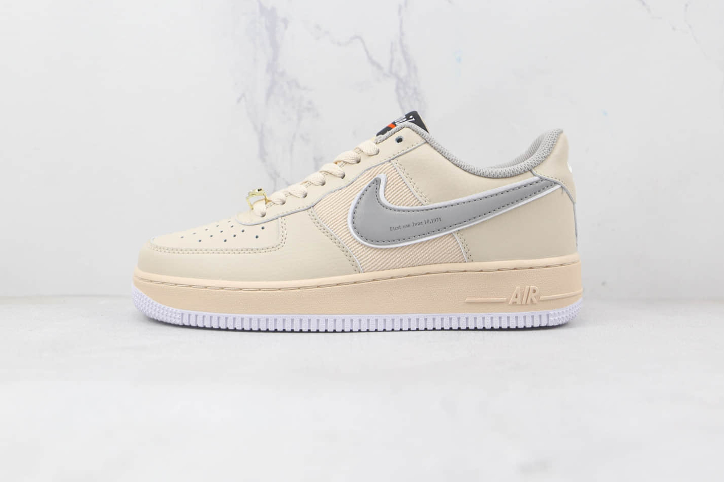 Nike Air Force 1 07 Low White Yellow Grey Metallic Gold DJ7015-991 - Stylish and Versatile Sneakers